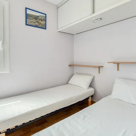 Les Maldives- B11- Lumineux- 6 Pers * Agde